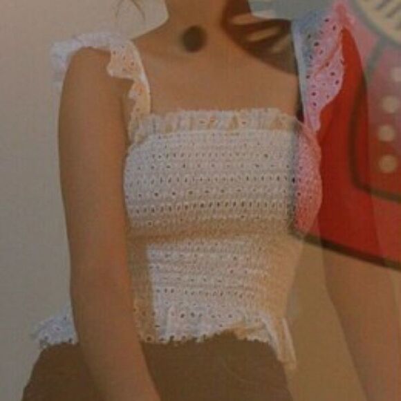 ✨HP✨Ruffle Strap Eyelet Embroidered Smocked Top✨ - Picture 6 of 6